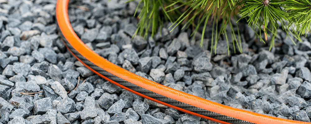 Wąż ogrodowy 5 warstwowy Orange ATSV Cellfast w użyciu